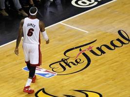 2 NBA Insiders Are Hearing That LeBron James Is Set To Return To The Cavs And Shock The World